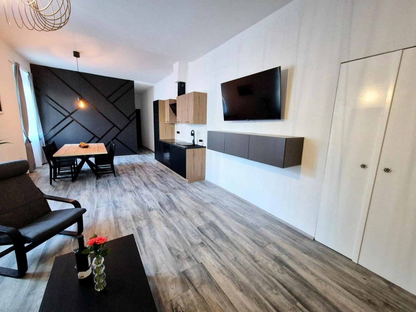 Holiday Apartment *