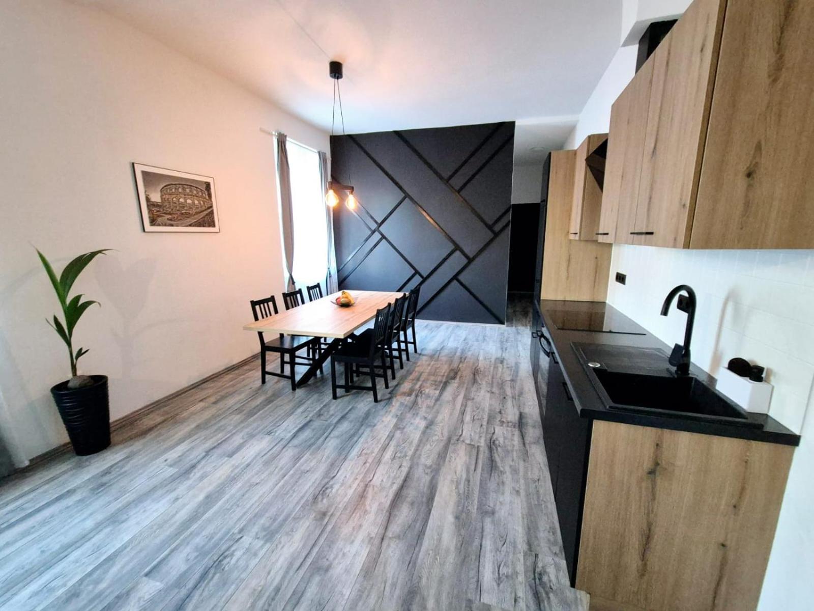 Apartment Holiday Apartment Pula